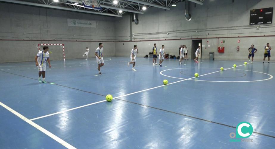 Jugadores del equipo gaditano en un entrenamiento durante la pasada temporada