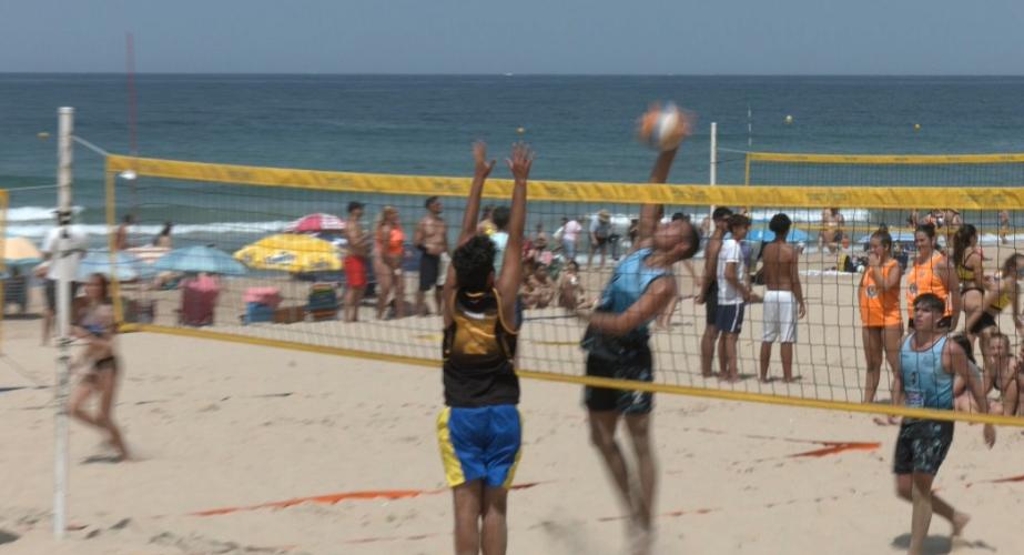 Los provinciales de voley playa copan la playa Victoria en su primer fin de semana de competición