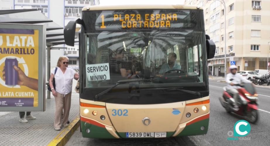 IU exige a Bruno García que se ‘ponga las pilas’ y sea parte de la solución en la huelga del autobús urbano.