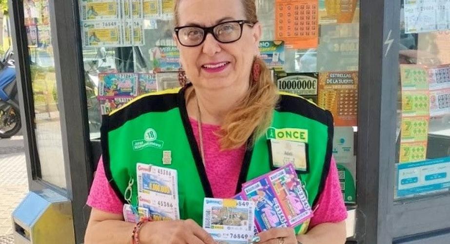 Adela Muñiz, vendedora de la ONCE