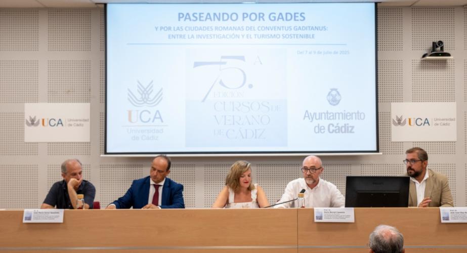 Una de la sesiones celebradas este lunes sobre la hecho romano en la capital gaditana