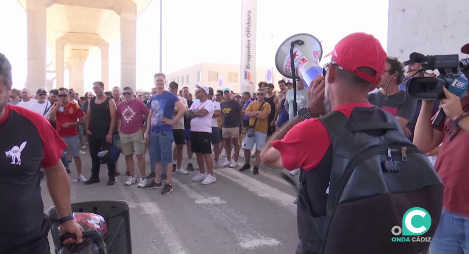 Un momento de la concentración antes de la marcha en la mañana de este martes