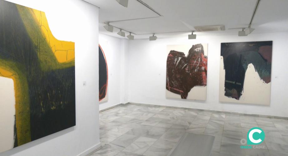 Las obras de la artista emeritense transcurre desde la abstracción a la expresividad de las formas