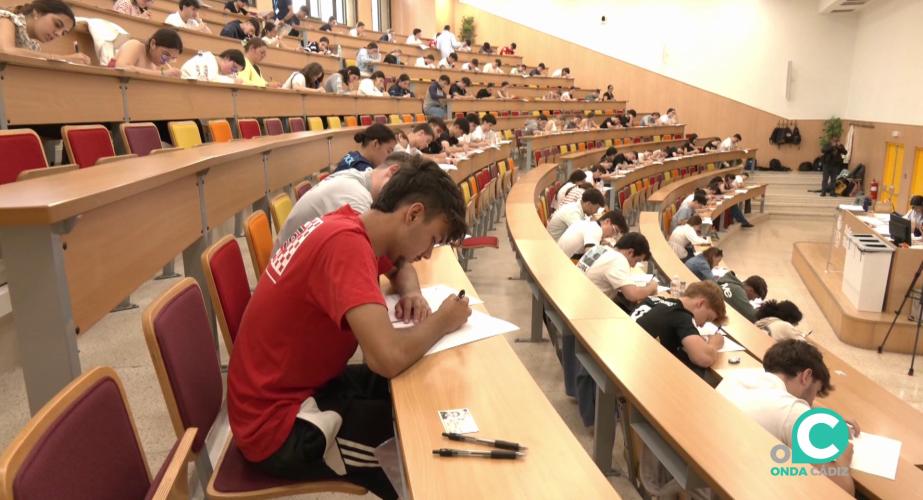 Examen de la PVAU el pasado mes de junio en la Facultad de Medicina de Cádiz
