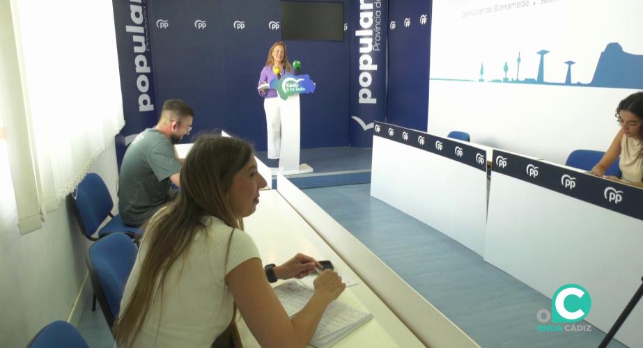 Lorente responde a los medios durante la rueda de prensa ofrecida este lunes