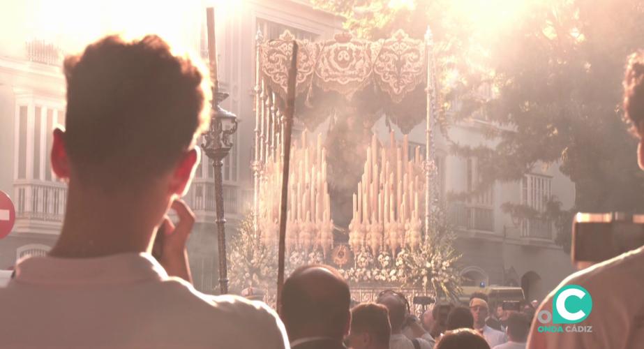 La tarde de verano acompañó a la cita de la Reina de los Mares con el fervor de la ciudad