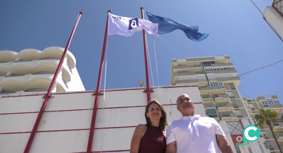 Los concejales tras el izado de la bandera azul este miércoles en el módulo de la Victoria