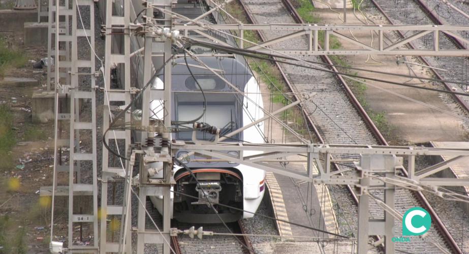 Tren en la estación de la capital gaditana en una imagen de archivo