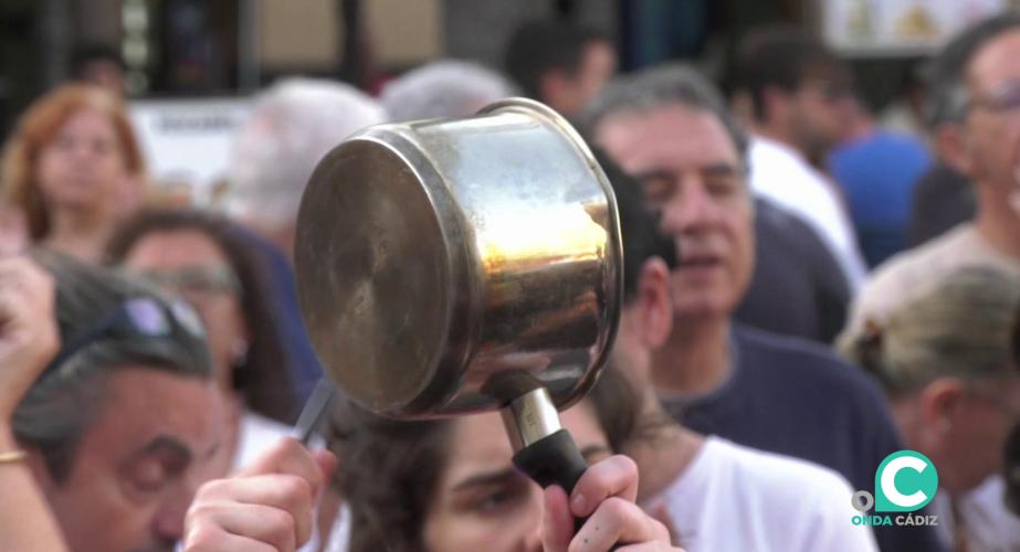 Un momento del acto de protesta en la plaza San Juan de Dios