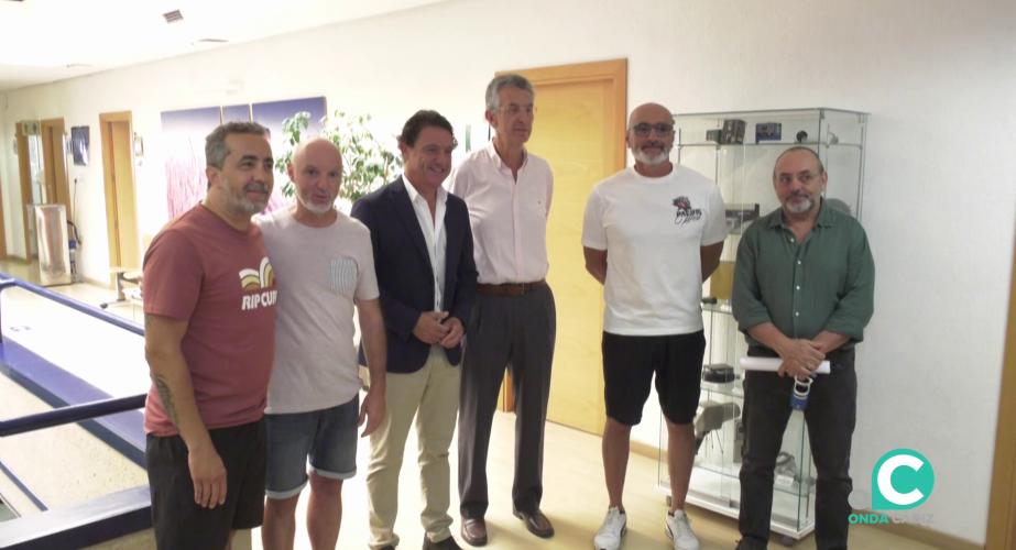 Firmantes del acuerdo con la que se acaban con 19 días de paros en el sector