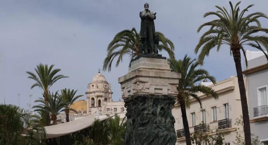 Monumento de Moret en la Plaza de San Juan de Dios 