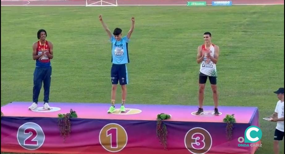 Leandro Andría Fernández se proclama Campeón de España de Atletismo en la modalidad de salto de altura.