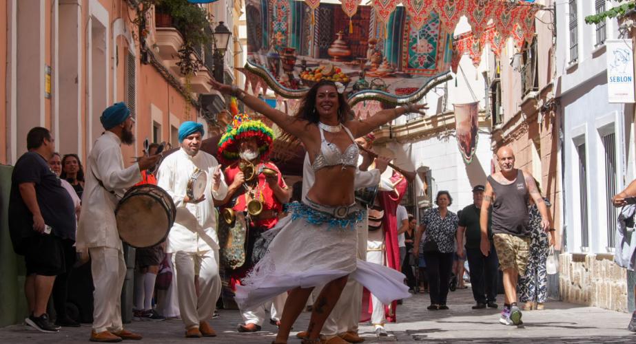 Bailes y danzas amenizaron la primera jornada de esta cita