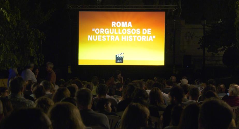 Pantalla de cine en la plaza de España 