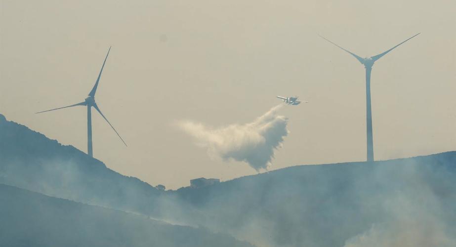 Los medios aéreos actúan en la zona afectada
