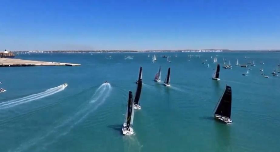 La Globe 40 pone rumbo a Cabo Verde.