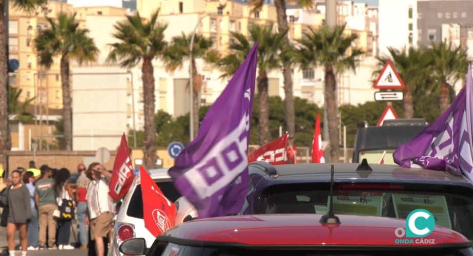 Caravana de protesta de los sindicatos CCOO y UGT en Cádiz. 