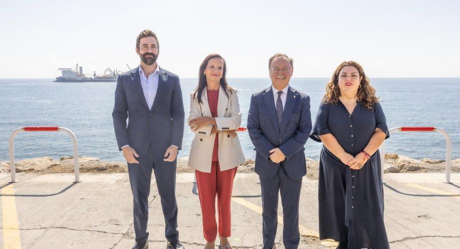 La presidenta de Redeia, Beatriz Corredor, el presidente de la ciudad autónoma, Juan Jesús Vivas, el secretario de Estado de Energía, Joan Groizard, y la delegada del Gobierno en Ceuta, Cristina Pérez Valero.