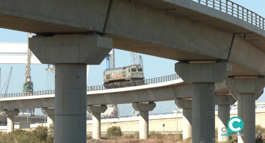 Comienzan las pruebas de carga para la llegada del tren de La Cabezuela.