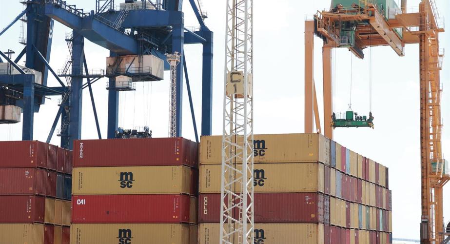 Contenedores de mercancías en el Puerto de Cádiz.