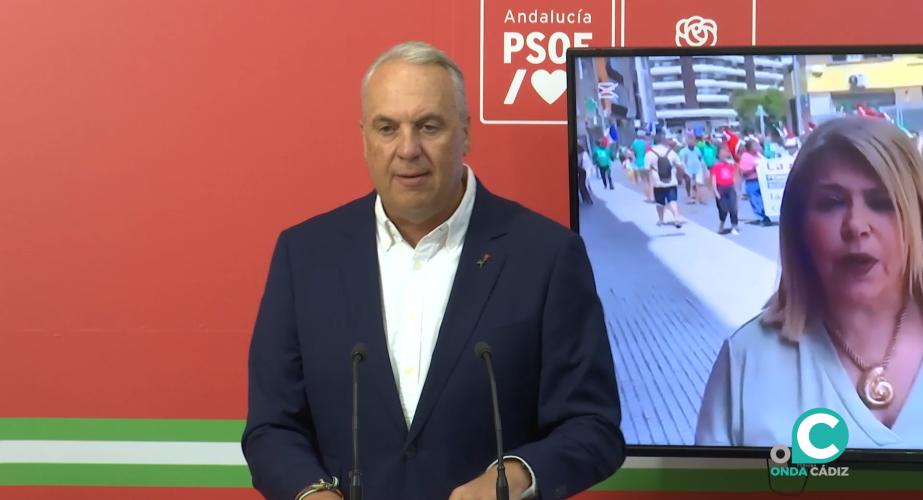 El secretario general del PSOE de Cádiz, Juan Carlos Ruiz Boix, en rueda de prensa. 