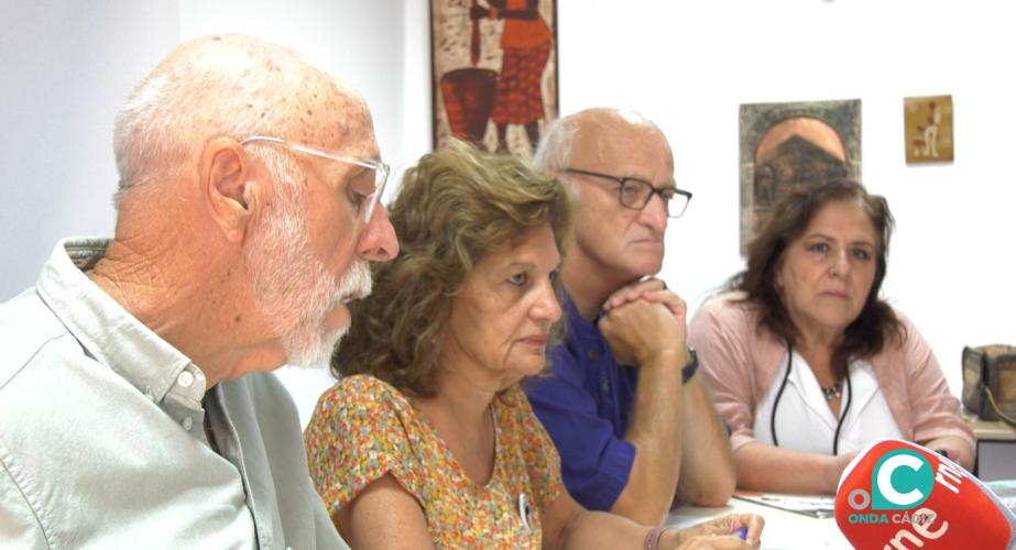 Miembros de APDHA en la presentación del informe ‘Adolescencia, discursos del odio y derechos humanos’.
