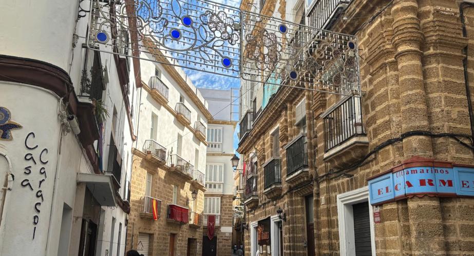 iluminación extraordinaria  en la calle Sopranis