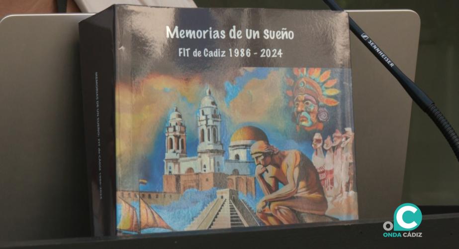 Libro ‘Memorias de un sueño: Festival Iberoamericano de Teatro de Cádiz (1984–2024)'.