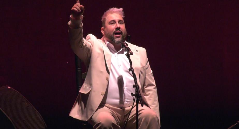 La 'Filosofía' de José Anillo inunda el Falla.