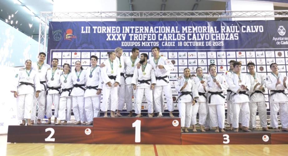 Cádiz respira judo con la celebración de una nueva edición del Memorial Raúl Calvo.