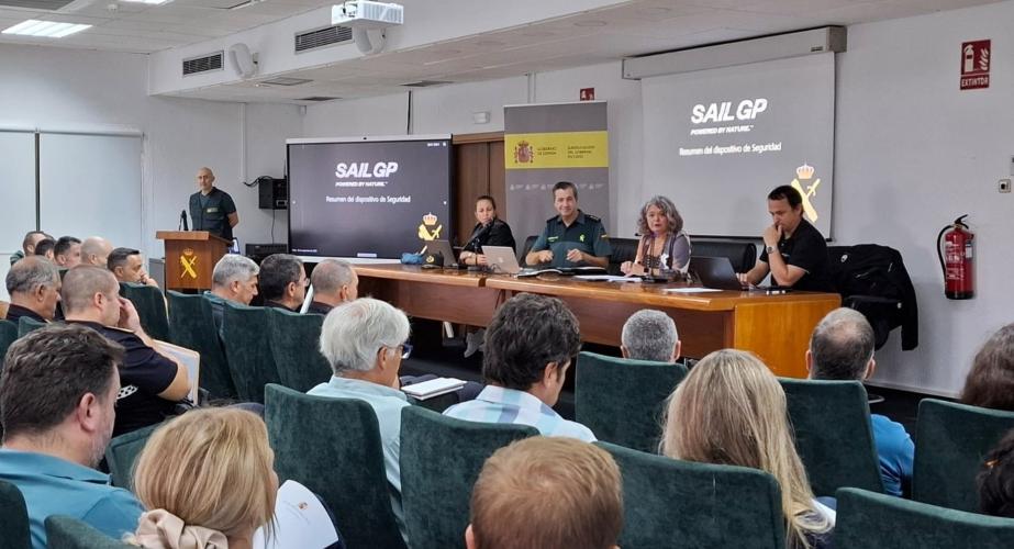 La subdelegada del Gobierno en Cádiz preside una reunión de seguridad para la SailGP en Cádiz