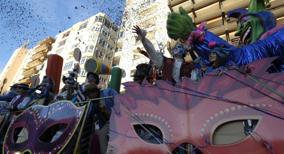 Carroza participante en la Cabalgata del Carnaval de Cádiz.