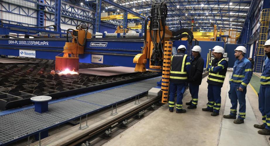 Corte de chapa en la factoría de San Fernando en diciembre de 2024