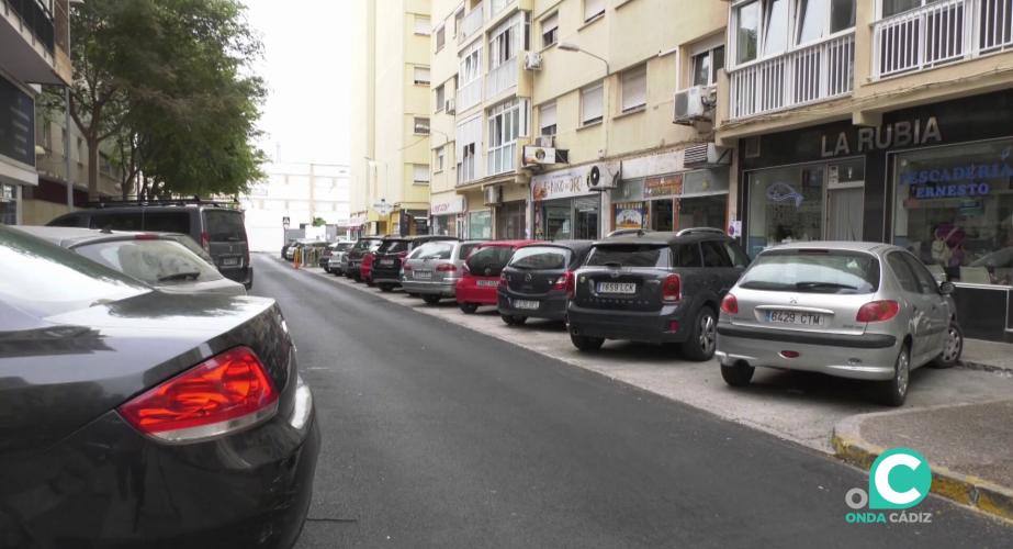Vehículos estacionados en la zona de La Laguna