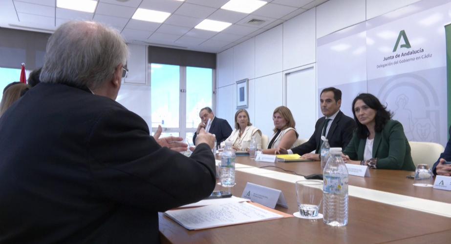 El Consejero de Justicia en la reunión este viernes con los agentes judiciales de Cádiz por la Ley de Eficiencia.