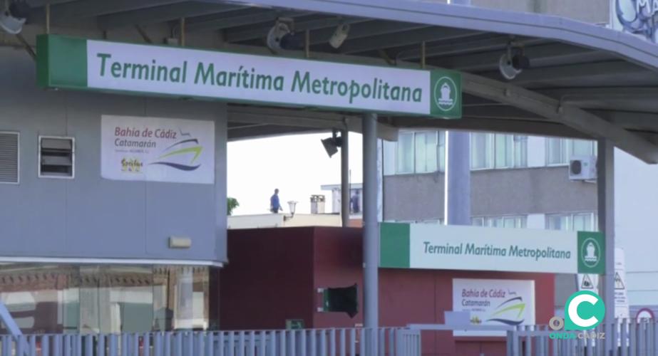 Terminal de los catamaranes en el muelle de Cádiz