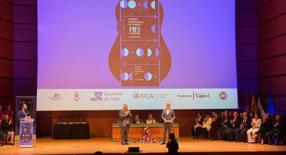 Los gaditanos Javier Osuna y la Peña Enrique El Mellizo han recibido una distinción en esta edición