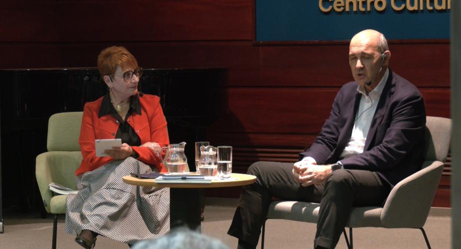 Momento de la presentación en el salón de actos de Unicaja