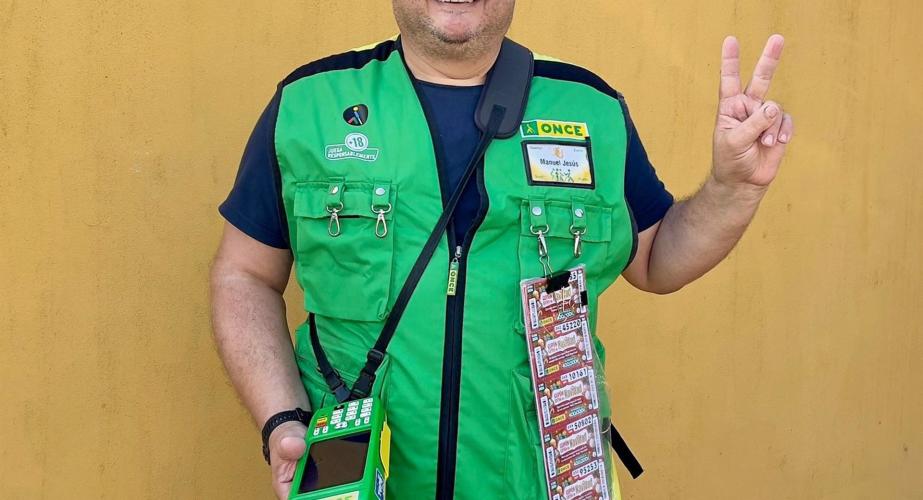 Manuel Valverde, vendedor de la ONCE en Chiclana de la Frontera.