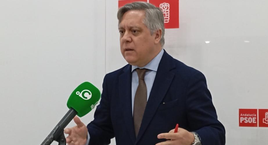 El portavoz del PSOE en el Ayuntamiento de Cádiz durante una rueda de prensa en una imagen de archivo