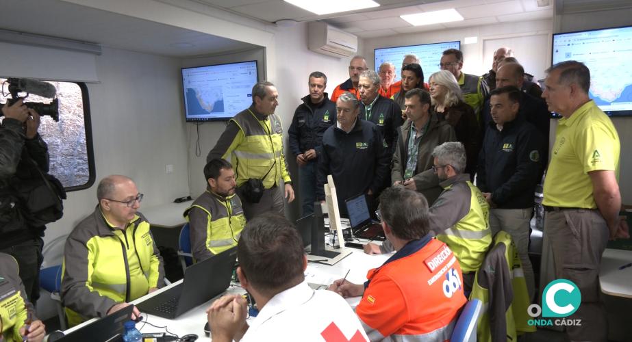 Más de un millar de efectivos se reúnen en el Puesto de Mando Avanzado que se ha habilitado este jueves en las bóvedas de Santa Elena.