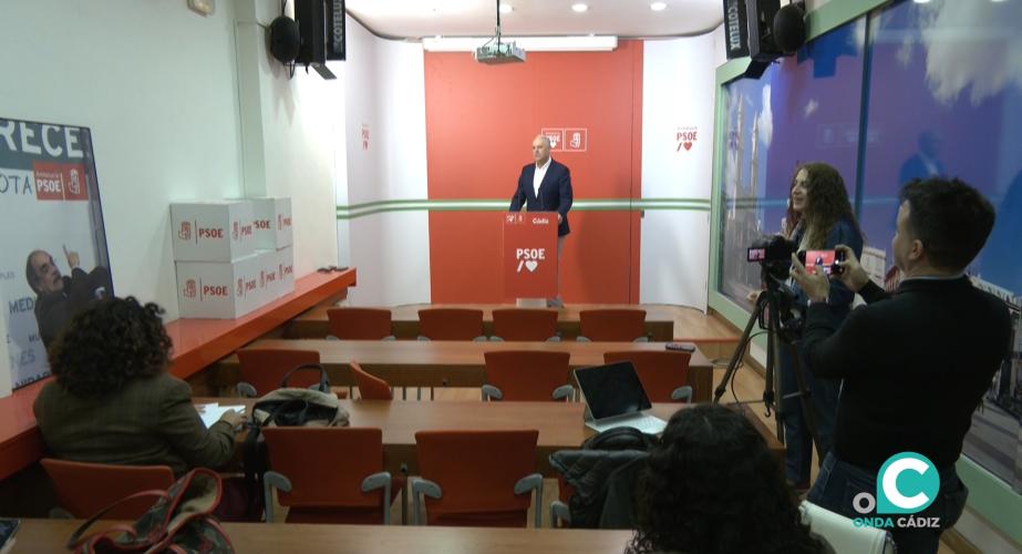 El secretario general en la provincia, Juan Carlos Ruiz Boix, este lunes en atención a los medios de comunicación. 