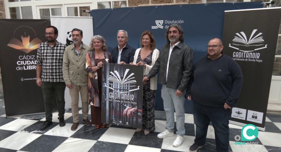 Organizadores y autoridades en el acto de presentación en la Diputación