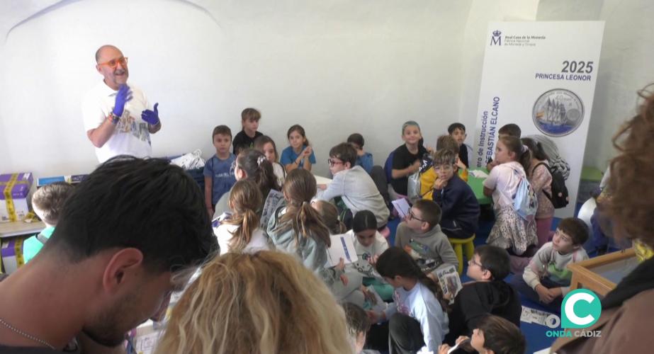 Escolares durante una de las actividades de la cita
