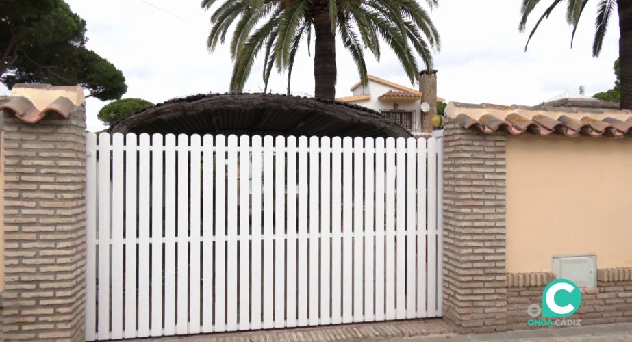 Entrada al chalé donde aconteció el suceso en El Puerto de Santa María