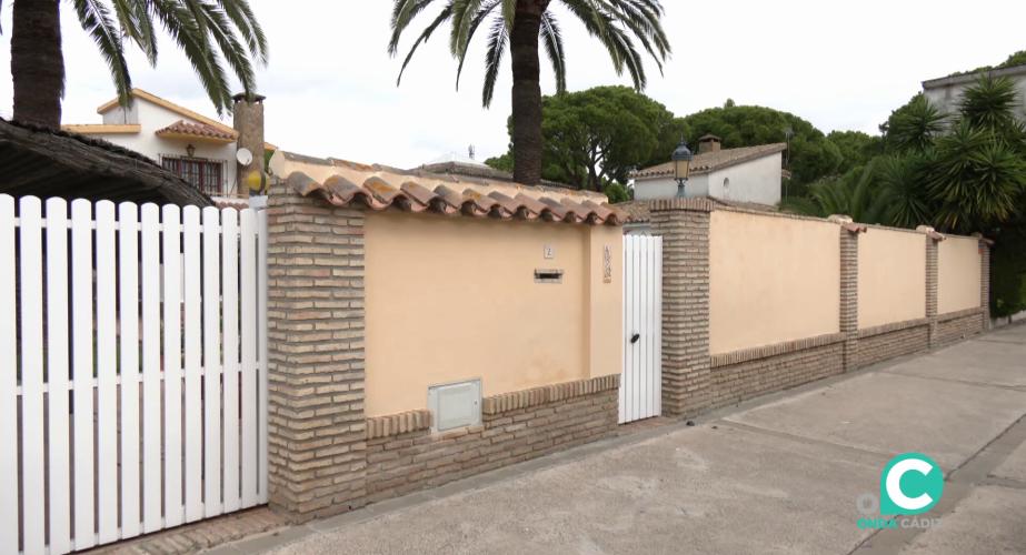 Portal de la casa donde transcurrió el luctuoso suceso