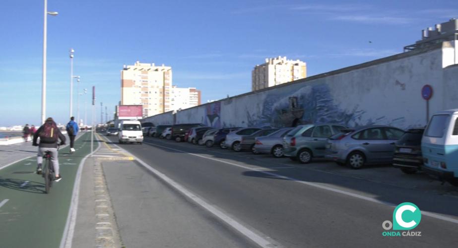 Antiguo camposanto de la capital gaditana desde el paseo marítimo