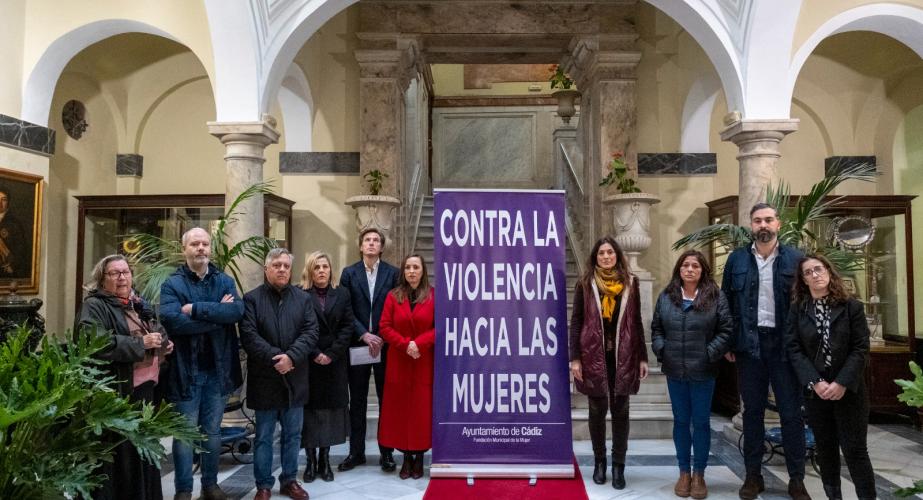 Minuto de silencio en el Ayuntamiento mantenido este miércoles. 