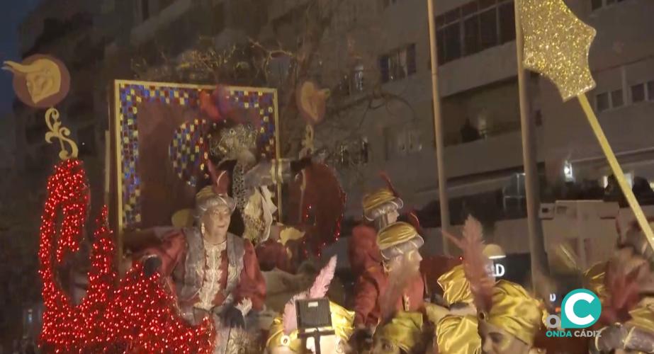 Imagen de la Cabalgata de los Reyes Magos de Cádiz 2025. 