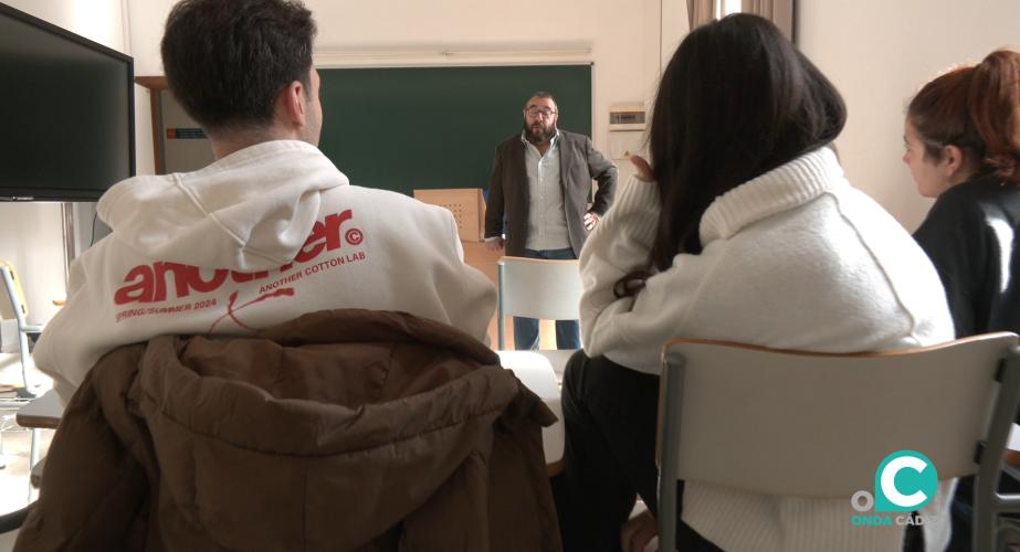 Joaquín Santander ofreció la charla "Discapacidad y LGTBIQ+: en el margen de los márgenes".